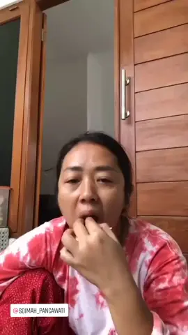 Hidup itu harus cuek kata mae @soimah_pancawati