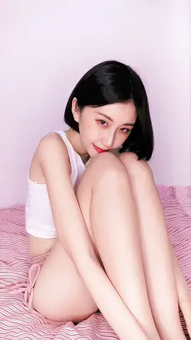 不知道要打啥.. #fyp #台北 #愛你 #推薦  #流量 #發瘋日常 #twerk #學生服 #足 #腿 #腿控福利