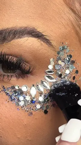 Festival season is here! #festivalmakeup #glitter #glittermakeup