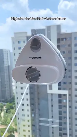 Magnetic double-sided glass cleaning😎🥰🥰#CapCut #foryou #goodthing #householditems #houseware #tools #cleaning