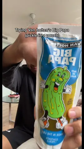 @timeatstheworld how do you eat big papa without being sus? 👀 #food #FoodTok #foodtiktok #Foodie #eats #torontoeats #toronto #minivlog #fyp #xyzbca