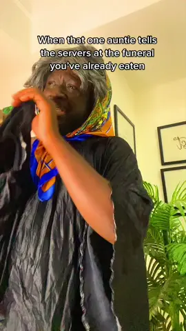 Raise your hand if you have that Aunty 😭😂