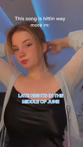 Flowing hair or ponytail? #heatwaves #devdar_ia