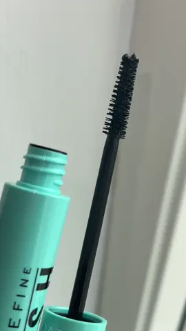 Testing the new  @makeuprevolution Lift and Define 5D Lash Waterproof in water to see if its really waterproof and… I LOVE! 😍 #ad #makeuprevolution #mascara #waterproofmascara