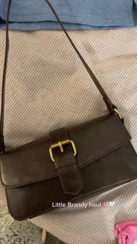 #fyp been wanting this brown purse so long 🥺🫶🏽 #brandymelville #irvinespectrum