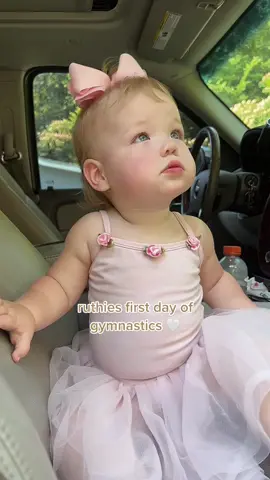 i am doing the mommy & me class with both her and ryder 💗 so thankful that I am able to do things like this with my babies, they will never know how special times like this are.