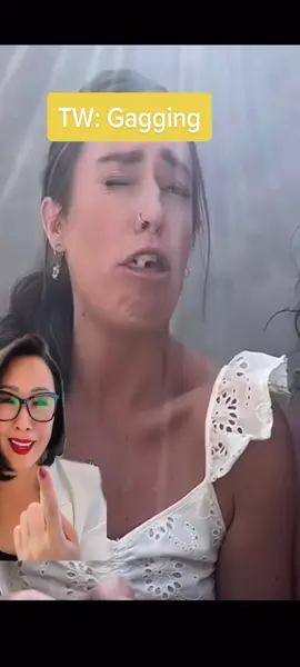 Just say it’s not for you and move on! #durian #disprespectful #asianfood #HavaianasLivreDeCliches @sophiena_official