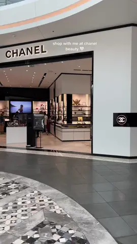 shop with me at a chanel beauty boutique 🤍 Did you know they also sell SLGs? #chanel #chanelbeauty #shopwithme #designerhandbags