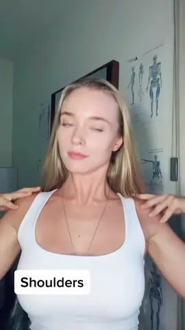 Check points ✌🏼#SelfCare#posture#doublechin#BeautyTok#holisticbeauty#biomechanics#goodposturecheck