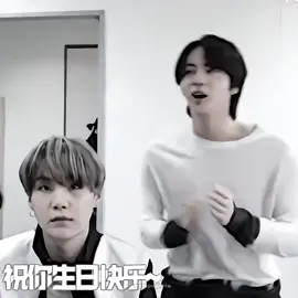 #yoonjin ; satunya diem, satunya kek lagi kesurupan