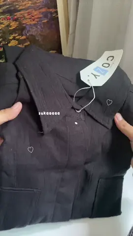 Jujurly, 1st time pny oversize hitam 🌚 #fyp #fypシ #foryoupage #kemejaoversize #kemejalinen #kemejalinenoversize #kemeja #blouselinen #kemejahitam #rekomendasikemeja #shirt #outfit #outfitideas #outfitinspo #outfitinspiration