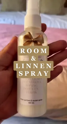 Deze week scoor je de room/linnen spray voor maar 5,95 per stuk ipv 7,95! Of twee voor 10. Ruiken goed sterk en lang! @thescentsation.nl #CleanTok #bedroom #sale #cleaning #bed #foryoupage #fyp