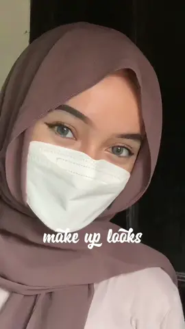 siapa yang suka salfok sama makeup ciwk-ciwi yang pake masker? yuk kita recreate!🤪 #focallurebeauty #maskmakeup #eyemakeuptutorial