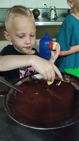 preparando 🍫 yummy #yachana #unlugarparaaprender #chocolateartesanal🍫