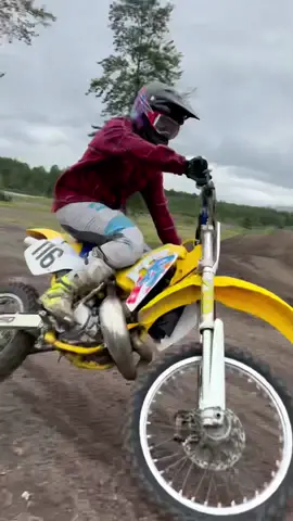 Dave Bettes let me spin a few laps on his mint 1991 RM250 out at Riverdale. Man this thing is epic, who has had a chance to ride one of these? Dave also let me spin some laps on his 91 RM125 so stay tuned for that! #1991 #RM250 #suzuki