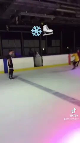 Je vient de retrouver cette video de moi qui date de il y a￼ 2ans vous en pensez quoi ? 🤔 #icefreestyle #patinoire #ice #leblizz #rennes #fyp @timal972oo