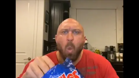 #CapCut #fyp      watch this guy eating chips