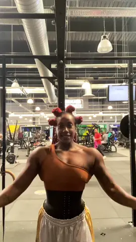 👙💪🏾📈 #fypシ #pourtoi #blackwomanfitness #GymTok #coach #muscularwoman #bodybuilding