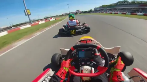 Would you drive a shifter kart 😍 comment down below ⬇️ #kart #xyzbca #racecars #fyp #racing #gokart #race #foryou #speed #karting