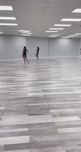 I saw that urban model tiktok was going upp so I decided to hop on this 🤭 I think this my theme song now lol #dmv #model #urbanmodel #Runway #blackgirltiktok #fyp