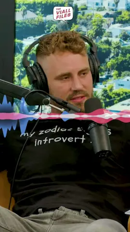 Have you ever had feelings for someone in your friend group? 🎧Ep 422 link in bio #podcast #fwb #squad #crush