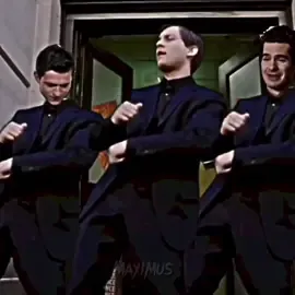 Tobey Maguire, Andrew Garfield and Tom Holland dancing #fy #fyp #spiderman #spidermanedit #dance #spidermannowayhome #marvel #hero #viral #edit #meme