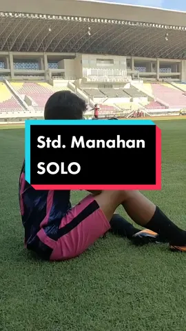 Sebuah kebanggan bisa motret dan bermain bola di Salah satu stadiun terbaik di Indonesia 😍🏟️ #sportphotography #fotografertiktok #football #sepakbola #sepakbolaindonesia #solo