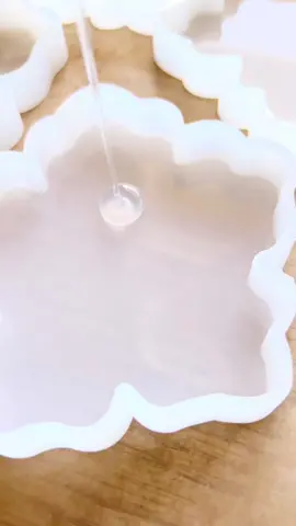 The reason why no two products will ever be the EXCAT same - I try to match them as close as possible but its must harder than it seems 🫠 #resinartistsoftiktok #epoxyresinart #resinpouring #resinpouringtok #abstractresinart #flowercoasterset