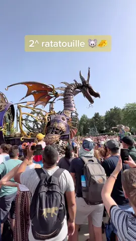 @DisneylandParis✨ ✨ semplicemente magia🥰 comunue Nemo fa veramente paura😱 #sentibella #disneylandparis #family