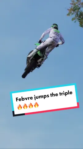 🔥 Romain Febvre was the only one jumping the triple here in Indonesia during the MXGP qualifying race 🚀 and of course our crew captured it 🎥  #MXGPIndonesia #MXGP #Motocross