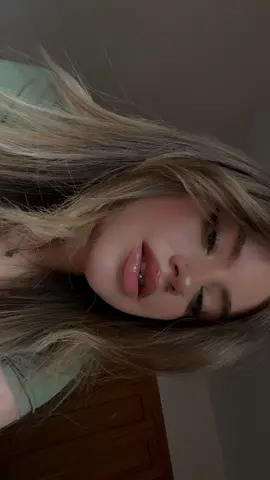 ✋🏻💋