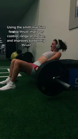 I use to hate barbell hip thrust but now, I kinda like them😉 #hipthurst #iwishiknew #fitnessjourney #glutestraining  #FitTok
