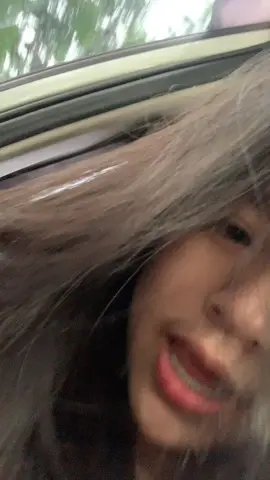 mata nya kek abis di tonjok