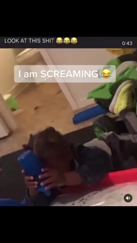 #duet with @y3nomc #viralvideo #babiesoftiktok #sleepyhead #justlaughs😂 #toofunny🤪🤪 #fyp #viral #xyzbca #trending
