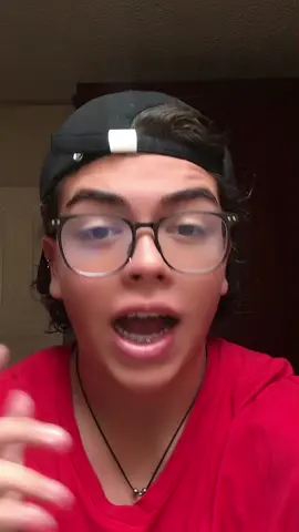 Did you notice my dewlap at the end of the video?🫢 #english #phrasalverbs #learnenglish #idioms #fyp #fypシ #pronunciation