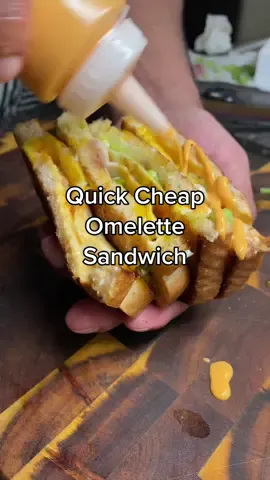 Quick Cheap Omelette Sandwich 🥪 #collegechefron