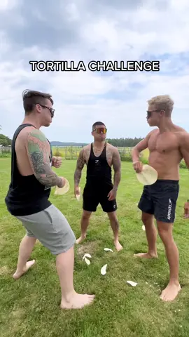 Fatality in the end 😝💀💪🏼 #tortilla #taco #challenge #slap #viral #foryou #midsommar #strömstad #2022 #vacation