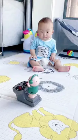 He looks scared of the toy#toy #toys #fyp #use