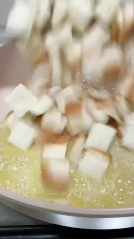 식빵 1장으로 시리얼 만들기 Homemade Cinnamon Toast Crunch 😋 #시리얼 #시리얼만들기 #식빵 #틱톡푸드 #cereal #cinamontoastcrunch #EasyRecipe #breakfastideas #tiktokfoodie #fyp #viral