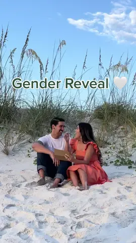 We’re having a little girl 💞 #genderreveal #genderrevealphotoshoot #genderrevealphotos #pregnancytok #babygirl #babyontheway