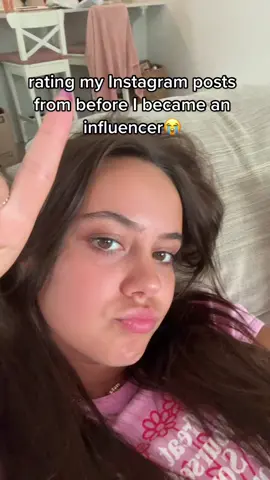 GO FOLLOW MY INSTAGRAM RN SO I CAN GET TO 1MIL😫😫😫✋✋✋😦😦🏆🏆 (thats so beg but im kinda begging u) #girls #relatable #teenager #trend