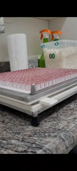 Conheça o processo de encapsulamento do laboratório de manipulação da farmácia Laboralis Todas as nossas manipulações são preparadas com muito carinho, seguindo todos os padrões rigorosos de cuidados Gostaria de um orçamento ou tem alguma dúvida? acesse o link da bio ou entre em contato 🔛🔛📲 (19) 98996-7575☎️ (19) 3581-3017#farmacia #natural  #manipulacao #saude #capsula #cuidados  #remedio #natural