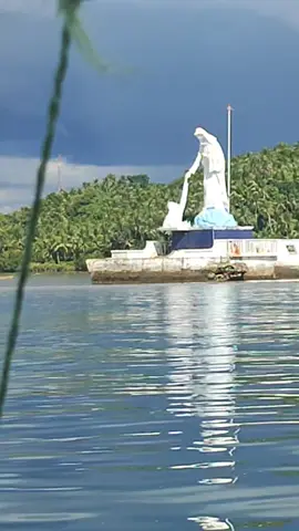 Mama Mary in Lavezares. 13yrs ago naalala ko ginagawa palang ito. Ngayon attraction na sya samin 🥰 #lavezaresnorthernsamar #lavezares #mamamary #ocean #pacific #dagat