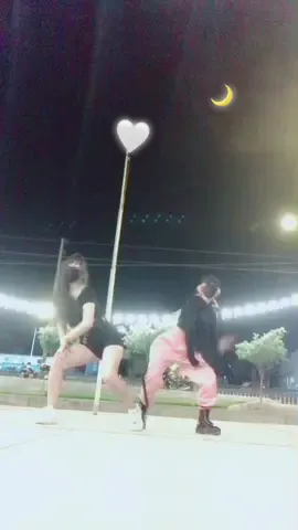 Un recuerdito en Modo Pollito 🐣 extraño ese cabellote 7.7 Feat: @jupitari4na 💫   #parati #fyp #foryou #bailecito #erinbby #ozuna #lisa #takitaki #trending #girls #new #imparacontiktok #random #limaperu #peru #latinas #inspo #OOTD #dance