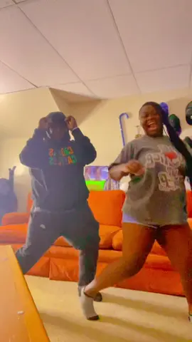 Me and twin (lil sister) back at it again   💙💪🏾 @Jatirian Wooten #family #Siblings #officialduke4 #xyzbca #healthadepopit #mylife #dance #dancer #dancingfamily