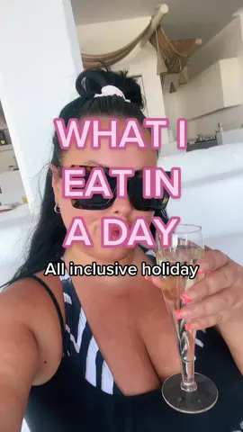 What i eat in a day all inclusive holiday edition 🥂 🍳 🥔 🥤 #whatieatinaday #whatcharlyeatsinaday #wieiad #allinclusiveholiday