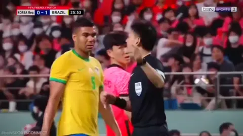 Khung hình hội tụ nhiều ngôi sao, nhưng sáng nhất vẫn là chú trọng tài Sato 🇯🇵🤍. #ryujisato #satoryuji #goal_team🔥 #佐藤隆治 #suri69 #mbp_team👑 #referee #trongtainhatban #referee #koreavsbrazil #CapCut