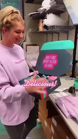 Your favorite desserts are now bite-sized protein balls!! Time to indulge daily! 🥳😋