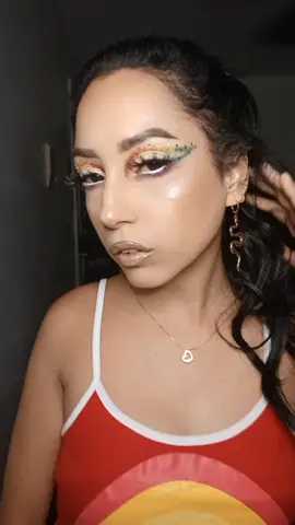 Good girls go bad #summermakeup #driedflowersmakeup #muaunder4k #muaunder5k #latinamua #princessjasminemua #mua #underratedmua #makeuptransition #makeupartist #underratedmuas #makeup