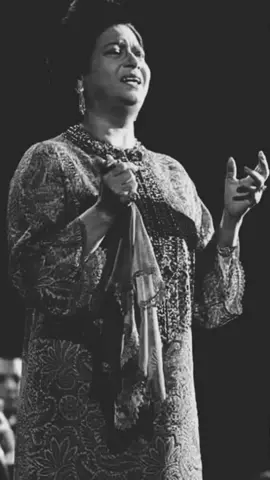 هوّ حناني عليك قسّاك حتى عليّا ؟ ❤️🎻 #إسأل_روحك #كلثوميات #طربيات #روعة_الغناء_في_زمن_العمالقة  #fyp